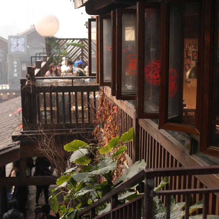 Family terraces and cafés for calm evenings in Toronto